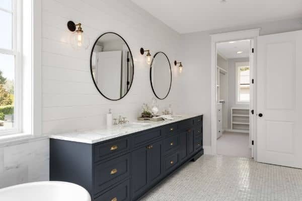 picture, mirror, and art hanging